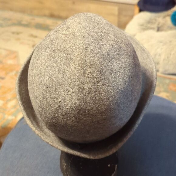 Jacki Vintage Grey Felt Asymetrical Brim Hat, derby - Picture 5 of 14